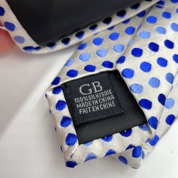 Bundle of two blue Geoffrey Beene ties - Picture 3 of 6